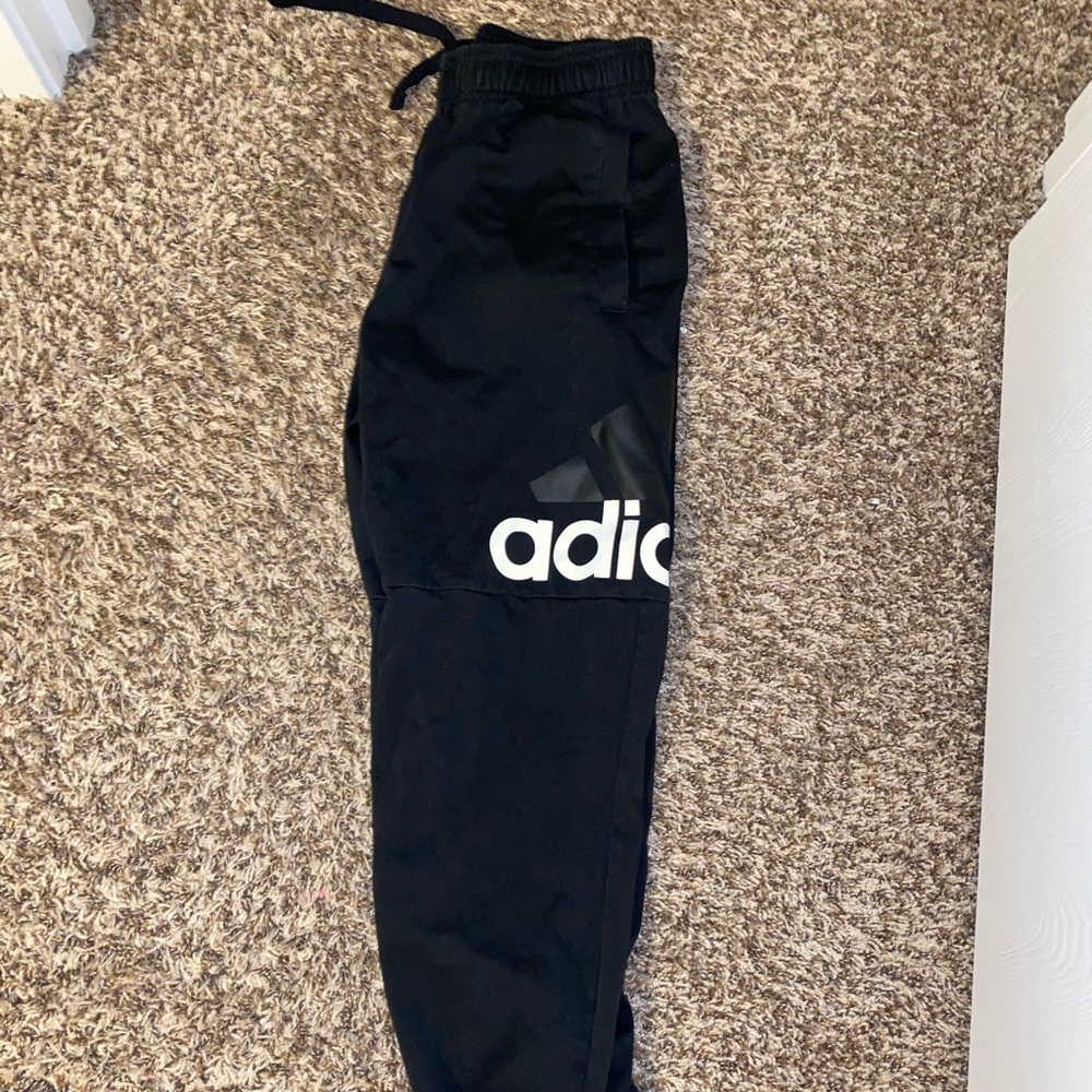 Essentials performance logo pants